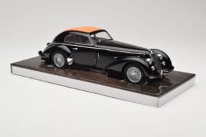 Alfa Romeo 8C 2900B Lungo Noir Minichamps 1:18 100120421 Métal Moulé — image 6 sur 8
