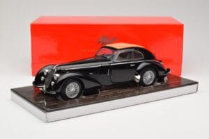 Alfa Romeo 8C 2900B Lungo Noir Minichamps 1:18 100120421 Métal Moulé — image 8 sur 8
