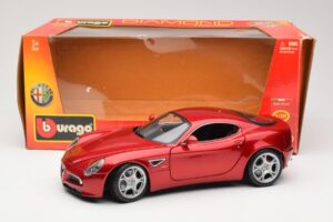 Alfa Romeo 8C Competizione Rouge Bburago 1:18 18-11021 Métal Moulé — image 8 sur 8
