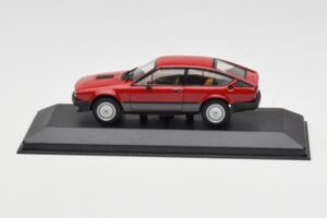 Alfa Romeo Alfetta GTV6 Rouge Minichamps 1:43 400120140 Métal Moulé