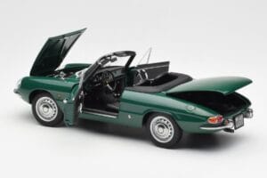 Alfa Romeo Duetto Spider Vert AUTOart 1:18 70138 Métal Moulé — image 5 sur 8