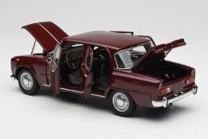 Alfa Romeo Giulia 1300 Rouge Foncé Minichamps 1:18 180120906 Métal Moulé — image 5 sur 8