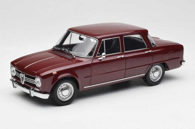 Alfa Romeo Giulia 1300 Rouge Foncé Minichamps 1:18 180120906 Métal Moulé