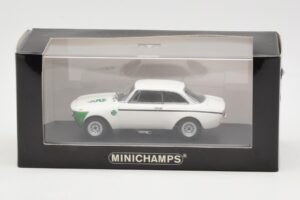 Alfa Romeo Giulia 1300 GTA Junior Blanc Minichamps 1:43 400120601 Métal Moulé — image 3 sur 3