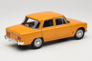 Alfa Romeo Giulia 1300 Super Orange Minichamps 1:18 180120900 Métal Moulé — image 3 sur 8