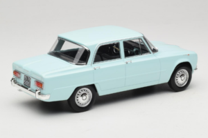 Alfa Romeo Giulia TI 105 Sky Blue Norev 1:18 187974 Métal Moulé — image 3 sur 7