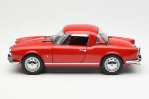Alfa Romeo Giulietta 1300 Spider Rouge AUTOart 1:18 70157 Métal Moulé — image 4 sur 8