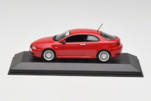 Alfa Romeo GT Alfa Rouge Minichamps 1:43 400120321 Métal Moulé