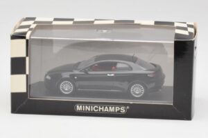 Alfa Romeo GT Noir Minichamps 1:43 400120320 Métal Moulé — image 4 sur 4