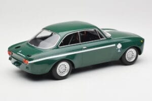 Alfa Romeo GTA 1300 Junior Vert Minichamps 1:18 155120022 Métal Moulé — image 2 sur 6