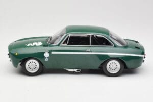 Alfa Romeo GTA 1300 Junior Vert Minichamps 1:18 155120022 Métal Moulé — image 3 sur 6