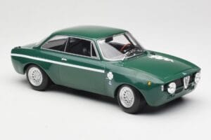 Alfa Romeo GTA 1300 Junior Vert Minichamps 1:18 155120022 Métal Moulé — image 4 sur 6