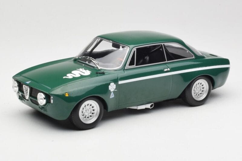 Alfa Romeo GTA 1300 Junior Vert Minichamps 1:18 155120022 Métal Moulé