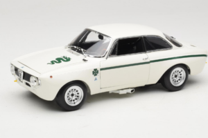Alfa Romeo GTA 1300 Junior Blanc Minichamps 1:18 100120501 Métal Moulé