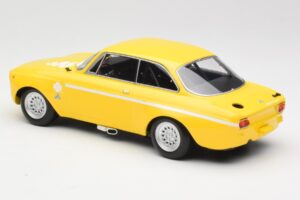 Alfa Romeo GTA 1300 Junior Jaune Minichamps 1:18 155120024 Métal Moulé — image 4 sur 6