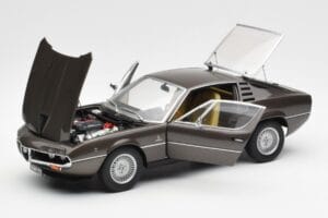 Alfa Romeo Montreal Brun Métallique AUTOart 1:18 70173 Métal Moulé — image 2 sur 8