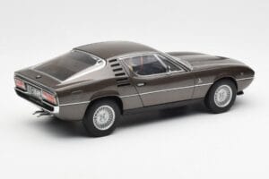 Alfa Romeo Montreal Brun Métallique AUTOart 1:18 70173 Métal Moulé — image 3 sur 8