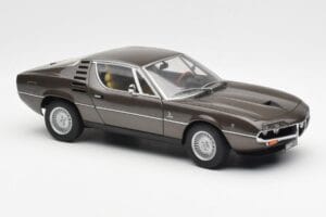 Alfa Romeo Montreal Brun Métallique AUTOart 1:18 70173 Métal Moulé — image 6 sur 8