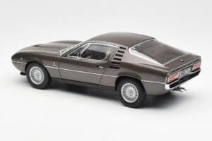 Alfa Romeo Montreal Brun Métallique AUTOart 1:18 70173 Métal Moulé — image 7 sur 8