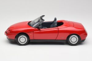 Alfa Romeo Spider 916 Alfa Rouge Maisto 1:18 50278 Métal Moulé — image 4 sur 8