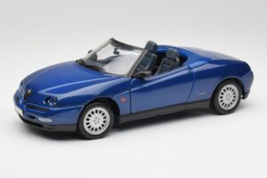 Alfa Romeo Spider 916 Bleu Pervenche Maisto 1:18 50308 Métal Moulé