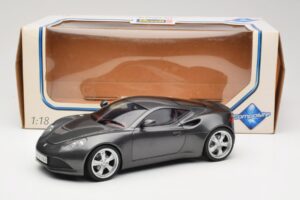Artega GT Grey Metallic Revell 1:18 09024 Métal Moulé — image 8 sur 8