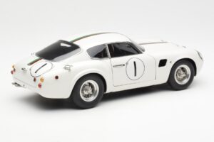 Aston Martin DB4 GT Zagato #1 24 Hours of Le Mans 1961 CMC 1:18 M-139 Métal Moulé — image 2 sur 6
