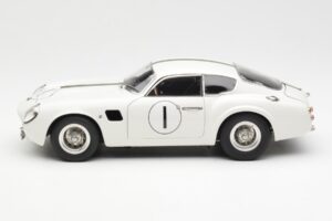 Aston Martin DB4 GT Zagato #1 24 Hours of Le Mans 1961 CMC 1:18 M-139 Métal Moulé — image 3 sur 6