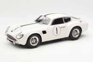 Aston Martin DB4 GT Zagato #1 24 Hours of Le Mans 1961 CMC 1:18 M-139 Métal Moulé