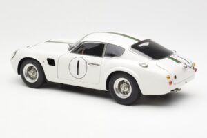 Aston Martin DB4 GT Zagato #1 24 Hours of Le Mans 1961 CMC 1:18 M-139 Métal Moulé — image 5 sur 6