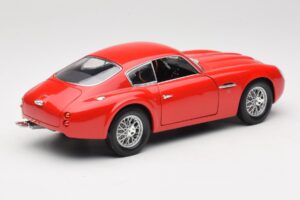 Aston Martin DB4 GT Zagato Rouge Road Signature 1:18 92728 Métal Moulé — image 3 sur 8