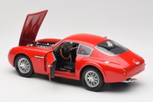 Aston Martin DB4 GT Zagato Rouge Road Signature 1:18 92728 Métal Moulé — image 5 sur 8