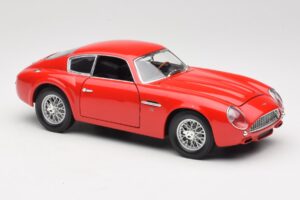 Aston Martin DB4 GT Zagato Rouge Road Signature 1:18 92728 Métal Moulé — image 6 sur 8