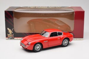 Aston Martin DB4 GT Zagato Rouge Road Signature 1:18 92728 Métal Moulé — image 8 sur 8