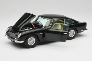 Aston Martin DB5 California Sauge Chrono 1:18 H1001 Métal Moulé — image 2 sur 8