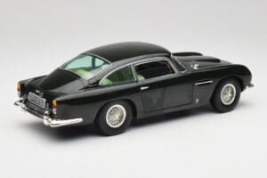 Aston Martin DB5 California Sauge Chrono 1:18 H1001 Métal Moulé — image 3 sur 8
