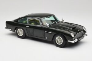 Aston Martin DB5 California Sauge Chrono 1:18 H1001 Métal Moulé — image 6 sur 8