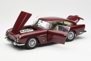 Aston Martin DB5 Dubonnet Rouge AUTOart 1:18 70213 Métal Moulé — image 2 sur 8