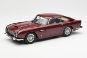 Aston Martin DB5 Dubonnet Rouge AUTOart 1:18 70213 Métal Moulé