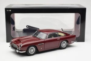 Aston Martin DB5 Dubonnet Rouge AUTOart 1:18 70213 Métal Moulé — image 8 sur 8