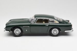 Aston Martin DB5 RHD Vert AUTOart 1:18 70024 Métal Moulé — image 4 sur 8