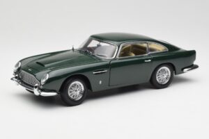 Aston Martin DB5 RHD Vert AUTOart 1:18 70024 Métal Moulé