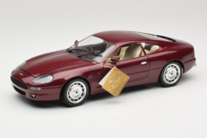 Aston Martin DB7 Rouge Guiloy 1:18 67550 Métal Moulé