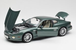 Aston Martin DB7 Vantage Vert Maisto 1:18 36880 Métal Moulé — image 2 sur 8