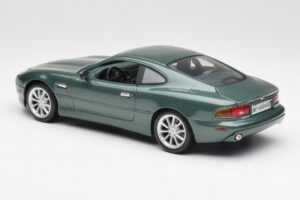 Aston Martin DB7 Vantage Vert Maisto 1:18 36880 Métal Moulé — image 7 sur 8