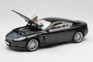 Aston Martin DB9 Noir Solido 1:18 15025600 Métal Moulé — image 2 sur 8
