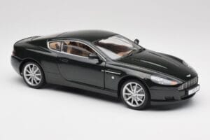 Aston Martin DB9 Noir Solido 1:18 15025600 Métal Moulé — image 6 sur 8