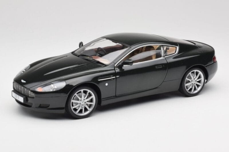 Aston Martin DB9 Noir Solido 1:18 15025600 Métal Moulé