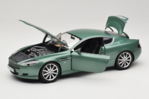 Aston Martin DB9 Vert Minichamps 1:18 150137322 Métal Moulé — image 2 sur 8