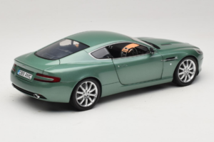 Aston Martin DB9 Vert Minichamps 1:18 150137322 Métal Moulé — image 3 sur 8
